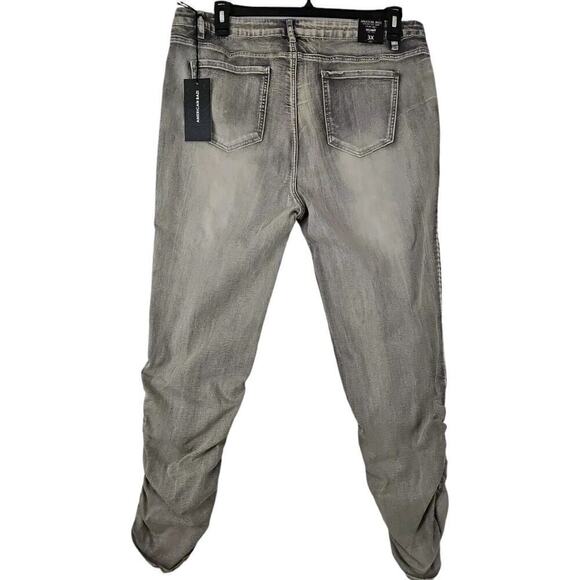 American Bazi ~Woman Plus Size 3X~ Gray Denim Skinny Jeans Stretch NWT. - Picture 3 of 9